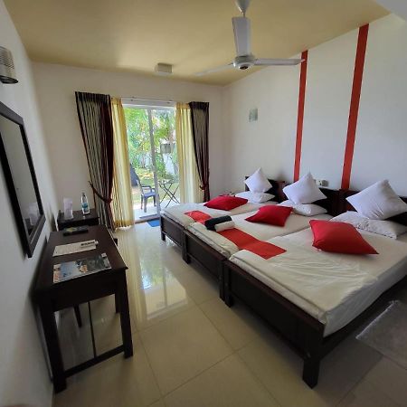Rainbow Lagoon Resort Negombo Dış mekan fotoğraf