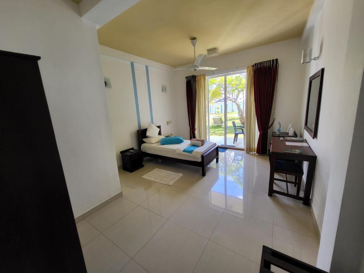 Rainbow Lagoon Resort Negombo Dış mekan fotoğraf